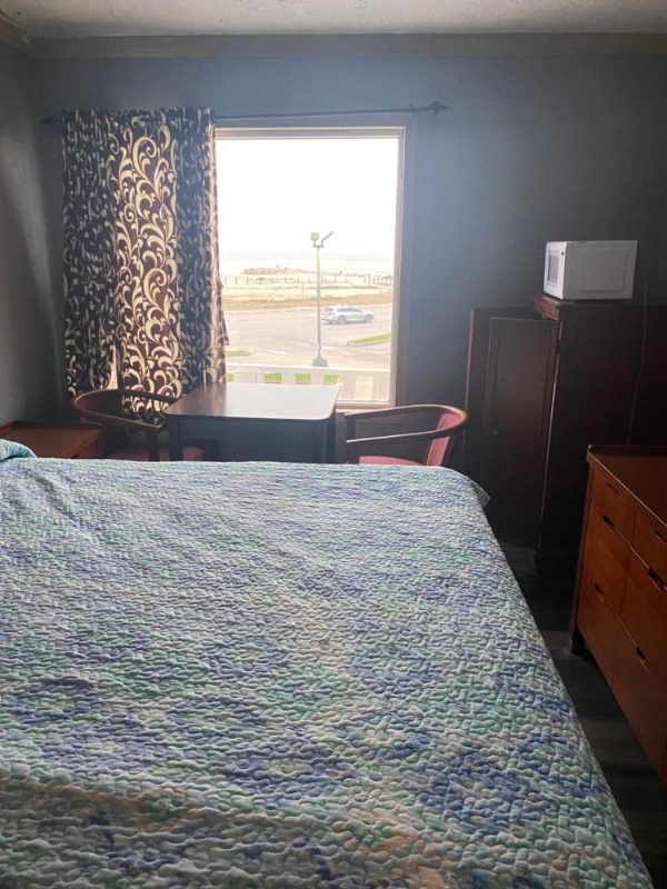 Surf Motel and Apartments image 9